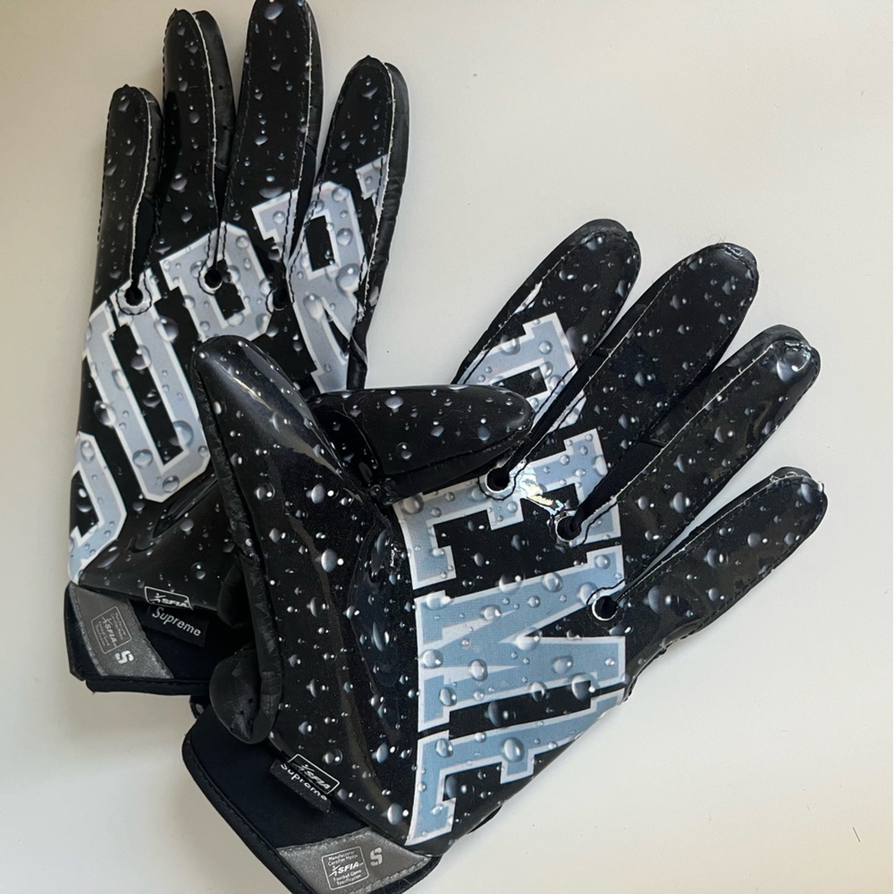 SUPREME nike vapor jet gloves